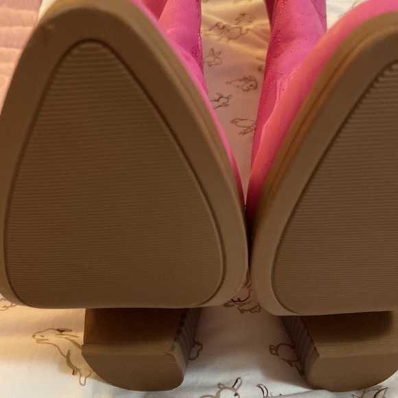 Hot Pink boots 🩷 - Picture 6 of 10